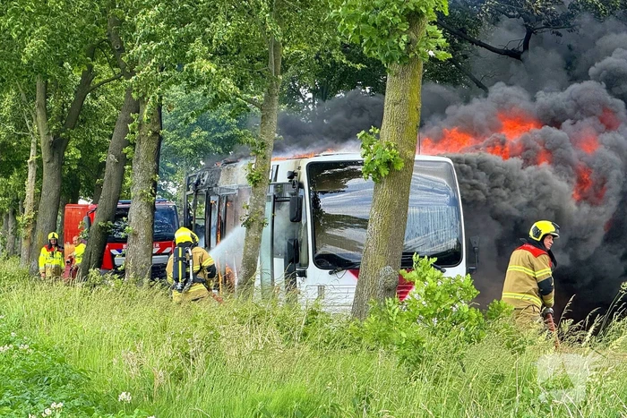 Stadsbus volledig in brand