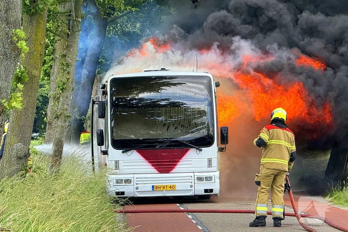 Stadsbus volledig in brand