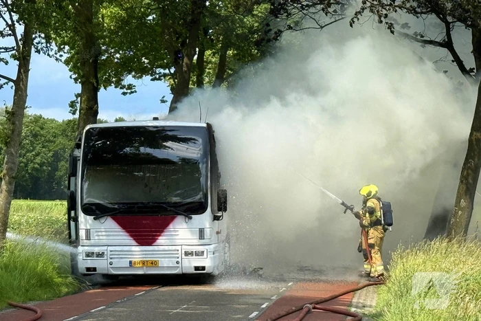 Stadsbus volledig in brand