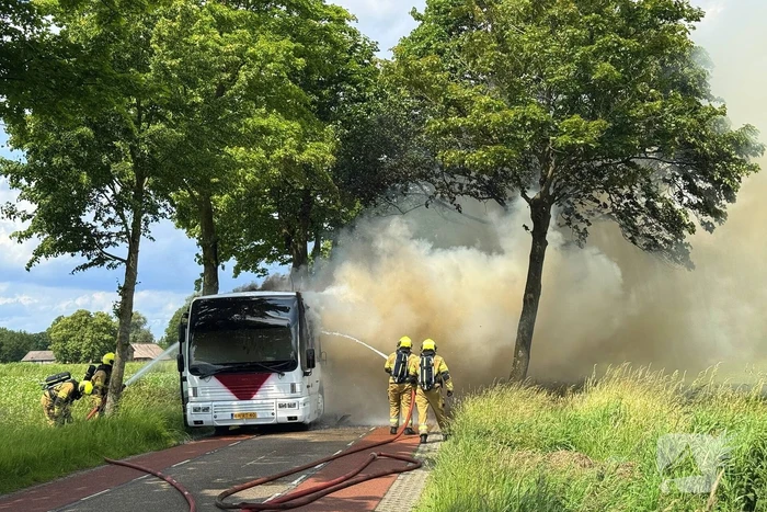 Stadsbus volledig in brand