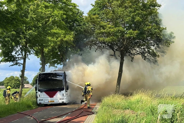 Stadsbus volledig in brand