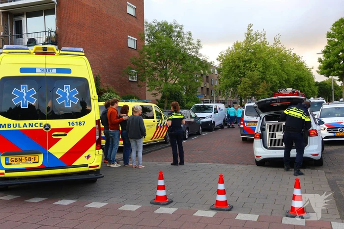 Hulpdiensten groots ingezet voor persoon op balkon, flats ontruimd