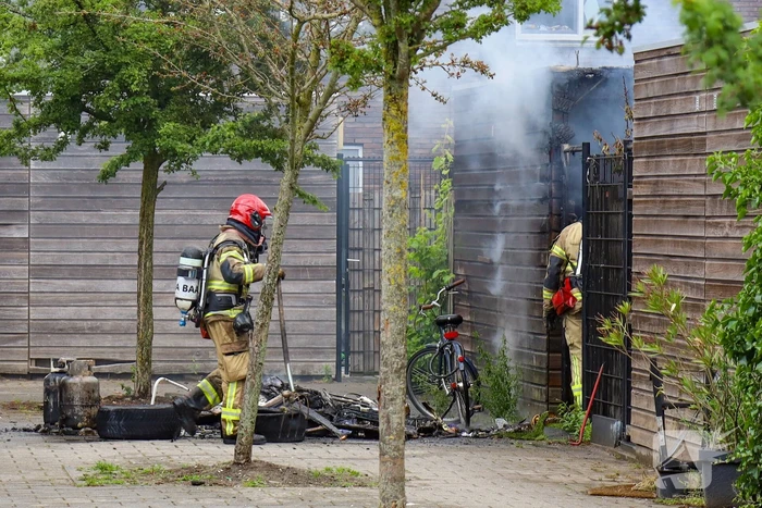 Brand in tuinschuur leidt tot evacuatie omwonenden