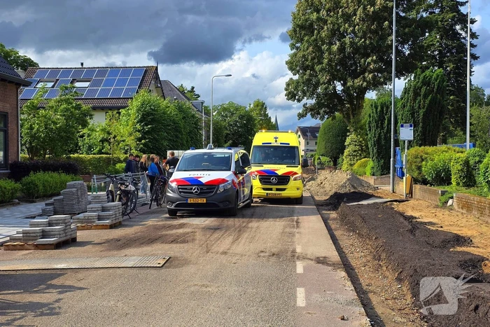 Fietser gewond bij aanrijding met pallet met tegels