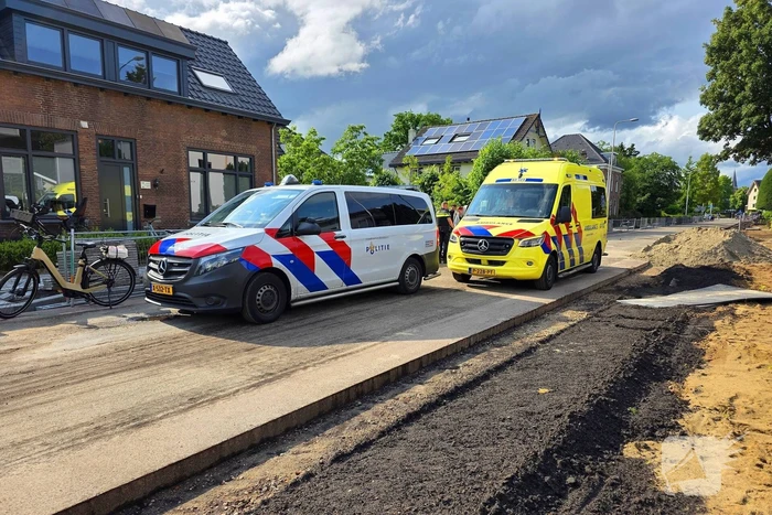 Fietser gewond bij aanrijding met pallet met tegels