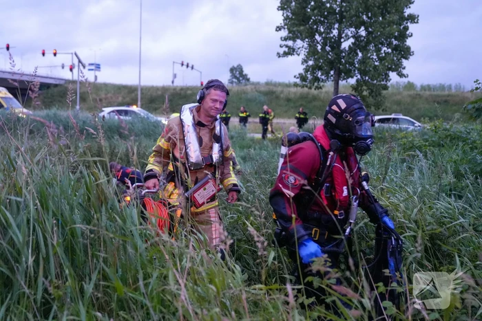 Vier gewonden nadat auto te water raakt