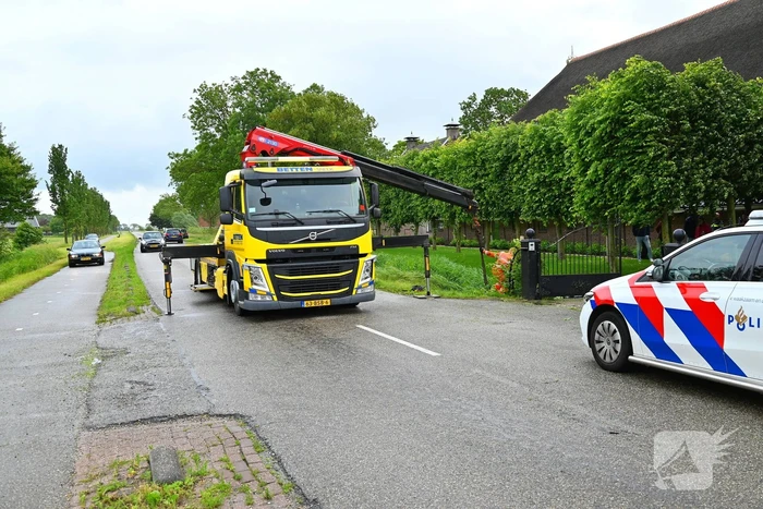 Automobilist eindigt in sloot