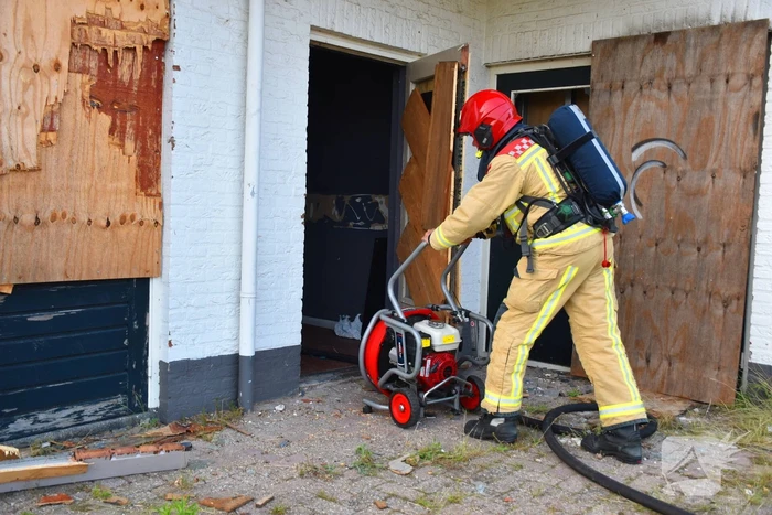 Brandweer blust brand in horecapand