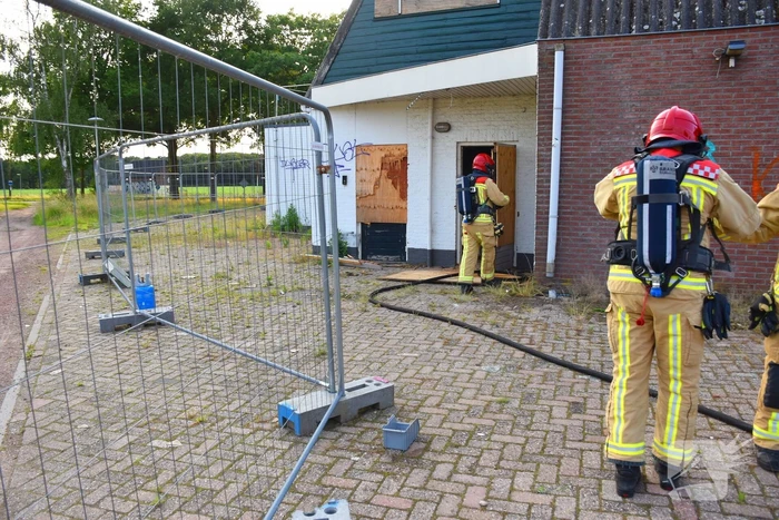 Brandweer blust brand in horecapand