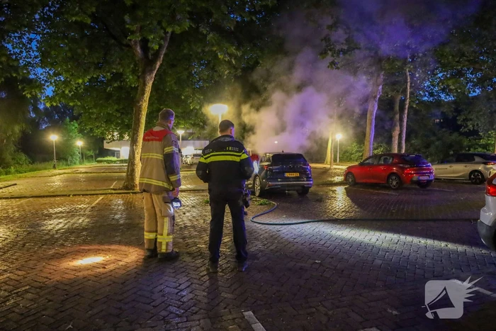 Auto volledig verwoest door brand