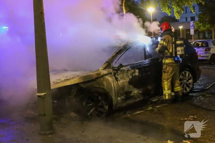Auto volledig verwoest door brand