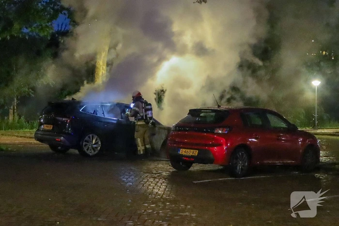 Auto volledig verwoest door brand