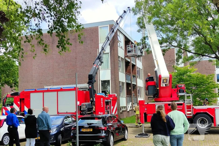 Brandweer zet zwaar materieel in voor hulpverlening