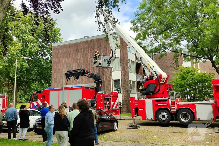 Brandweer zet zwaar materieel in voor hulpverlening