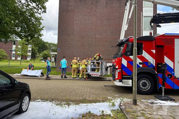 Brandweer zet zwaar materieel in voor hulpverlening