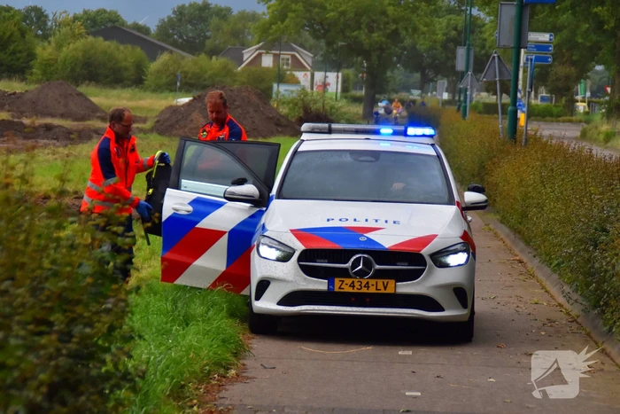 Bejaarde overlijdt na val in water