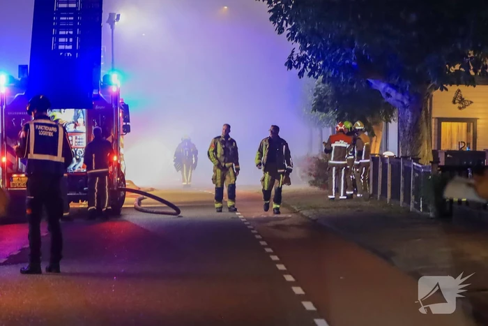 Grote brand in bijgebouw vereist inzet brandweer