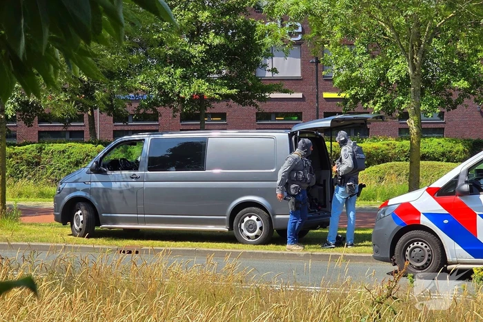 Persoon met vuurwapen gesignaleerd bij school
