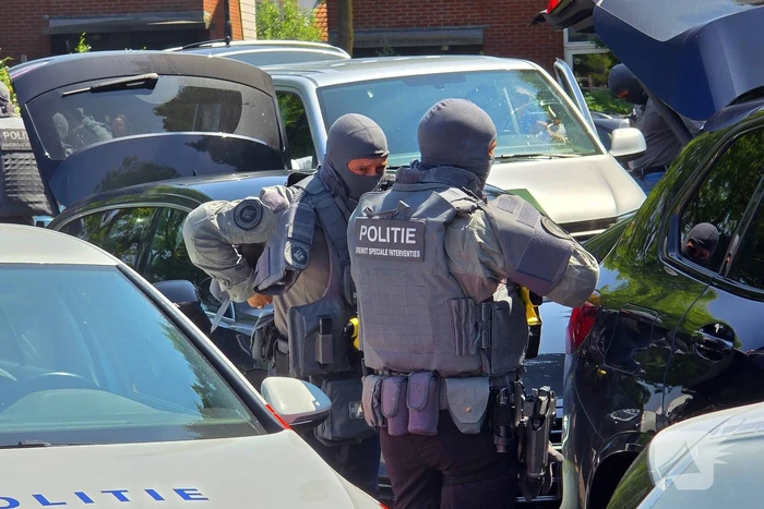 Politieafzetting bij woning