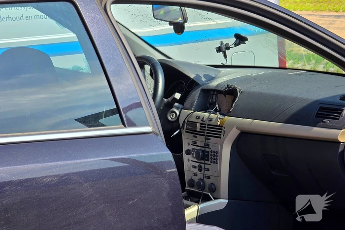Autobrand door oververhitte powerbank