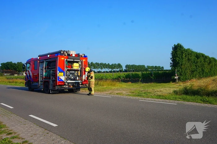Ongeval met crossmotor in weiland