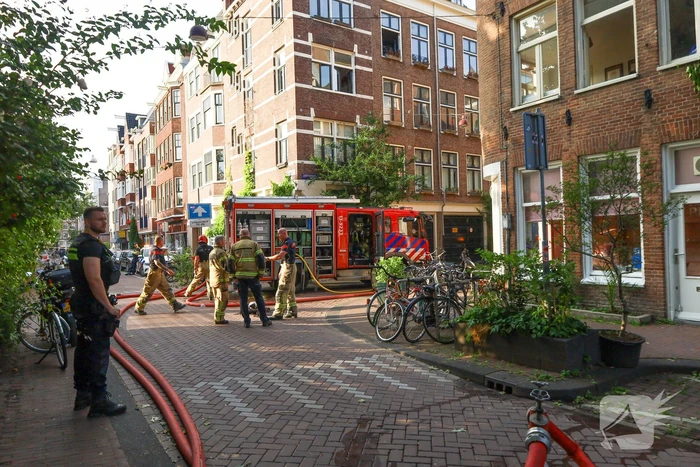 Brand op dak woning geblust zonder gewonden