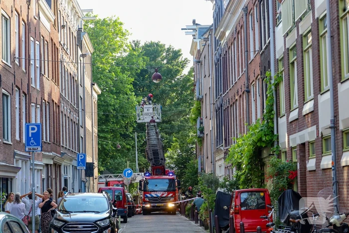 Brand op dak woning geblust zonder gewonden