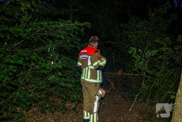 Fatbikers steken buitenbrand aan en ontsnappen