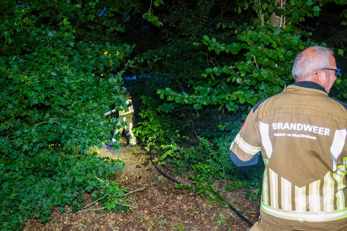 Fatbikers steken buitenbrand aan en ontsnappen