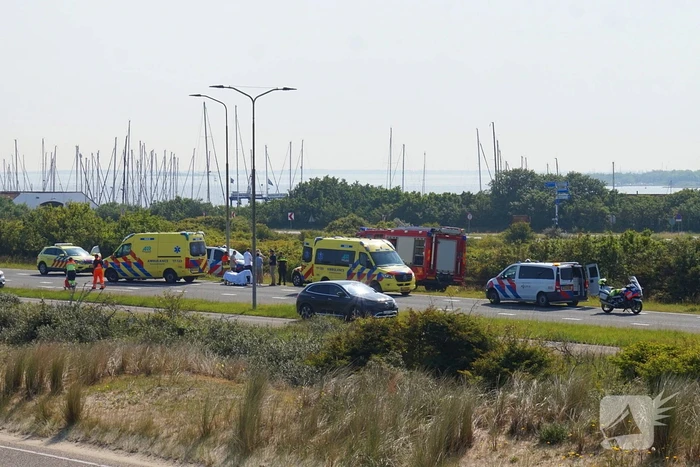 Auto belandt in bosjes na ongeval