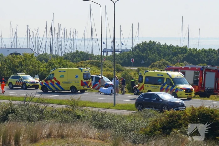 Auto belandt in bosjes na ongeval