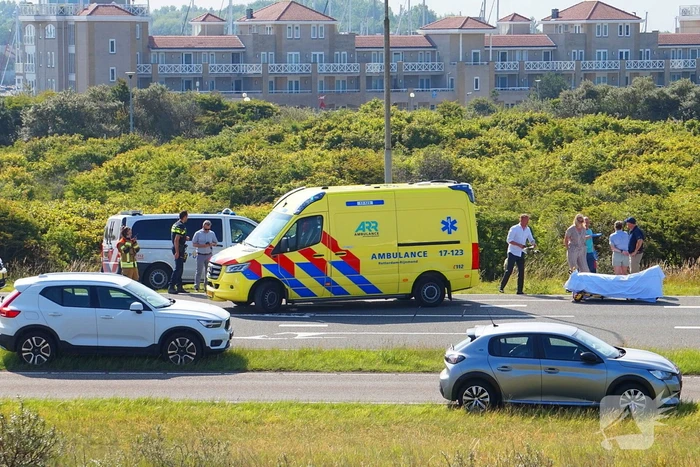 Auto belandt in bosjes na ongeval