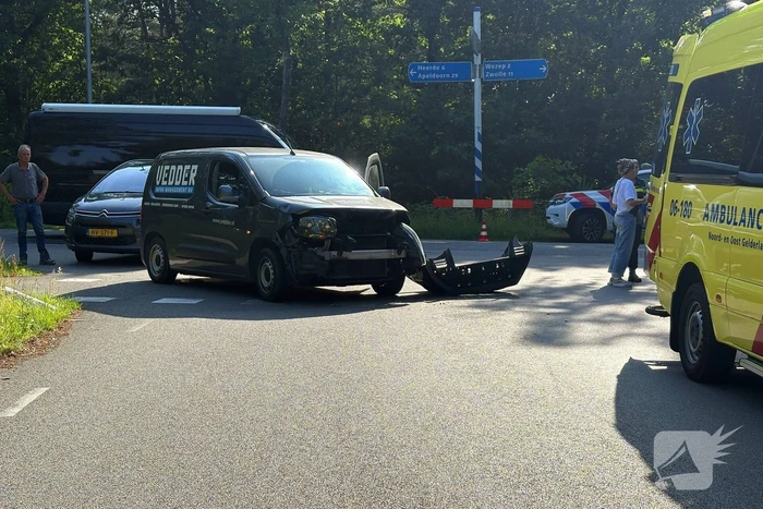 Scooterrijder naar ziekenhuis na ongeval