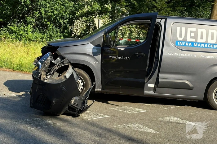 Scooterrijder naar ziekenhuis na ongeval