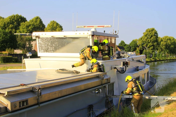 Flinke rookontwikkeling bij brand in schip