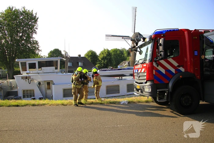 Flinke rookontwikkeling bij brand in schip