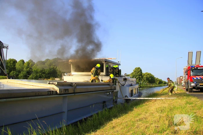 Flinke rookontwikkeling bij brand in schip