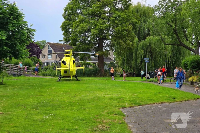 Glazenwasser valt van dakrand