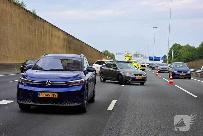 Motorrijder gewond bij ongeval, snelweg deels dicht