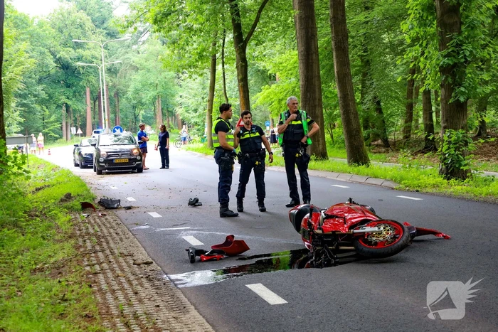 Motorrijder gewond na eenzijdig ongeval