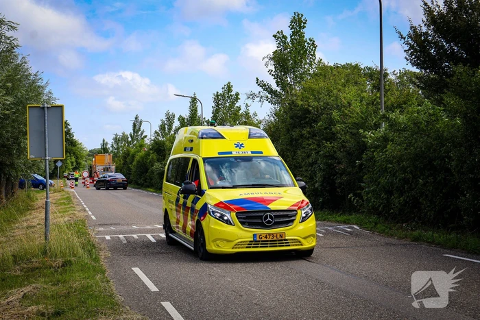 Wielrenner zwaargewond na val, politie doet onderzoek