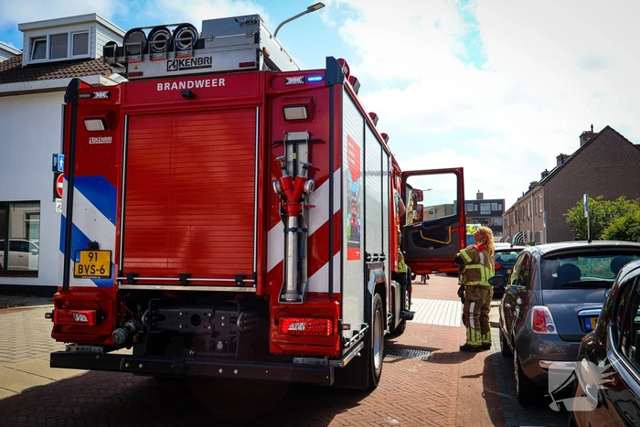 Brandweer bevrijdt kind uit speeltoestel