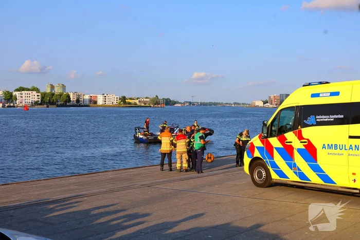 Zoekactie naar persoon te water in de hoofdstad