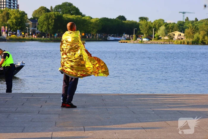 Zoekactie naar persoon te water in de hoofdstad