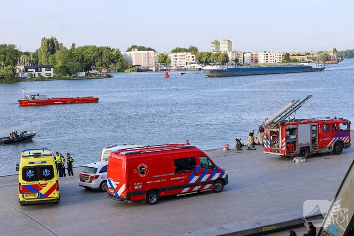 Zoekactie naar persoon te water in de hoofdstad