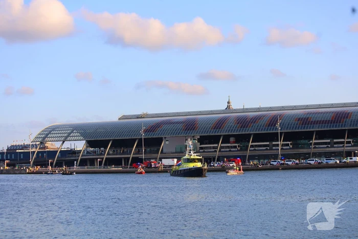 Zoekactie naar persoon te water in de hoofdstad