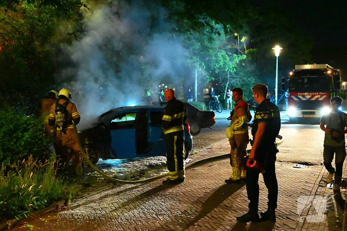 Voertuig in vlammen opgegaan