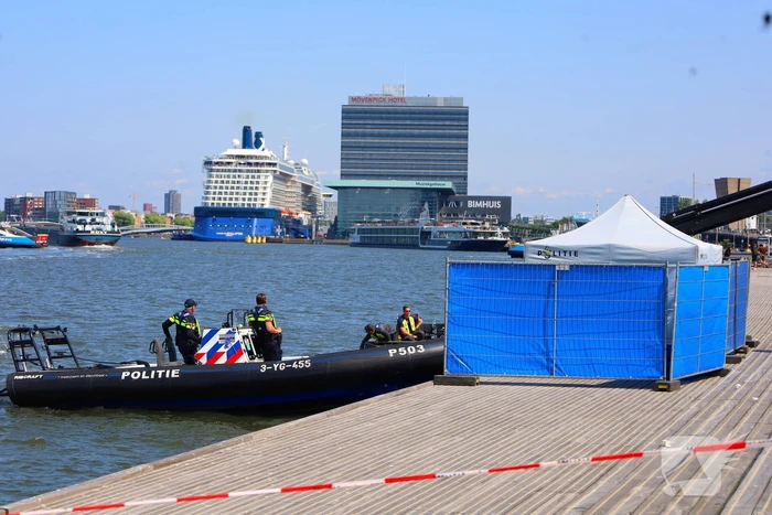 Overleden persoon gevonden in het IJ