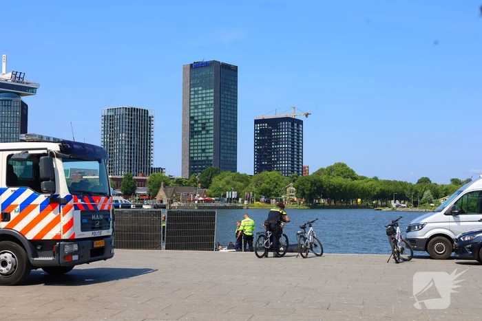 Overleden persoon gevonden in het IJ