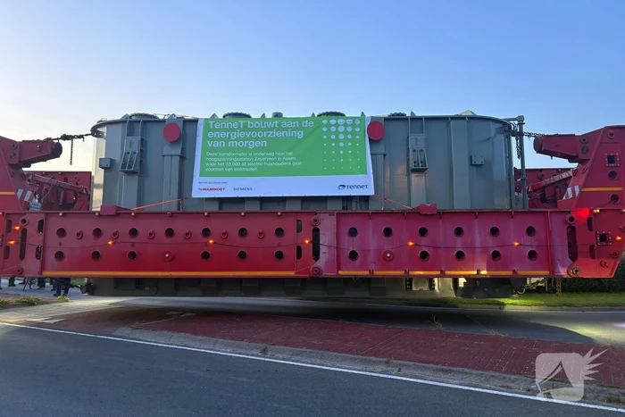 Specialistisch transport voor grote transformator